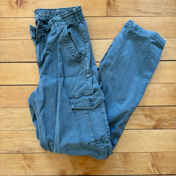 American Eagle Cargo Pants size 6 - Picture 1 of 3